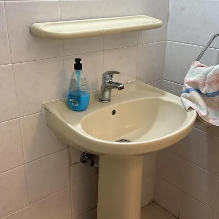 Δωμάτια σε οικογενειακή κατοικία Ancient View With Smart Tv & Netflix Λάρνακα