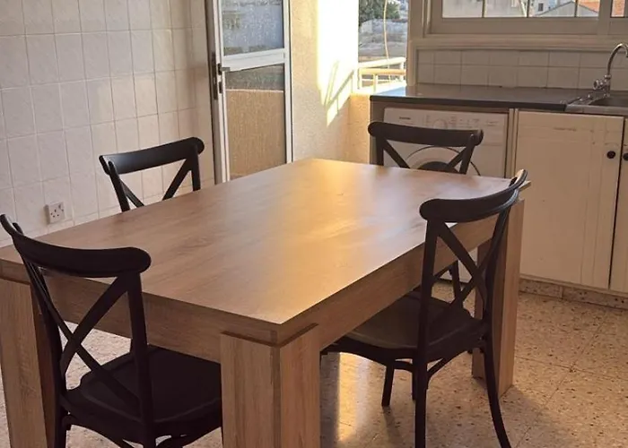 Δωμάτια σε οικογενειακή κατοικία Ancient View With Smart Tv & Netflix Λάρνακα