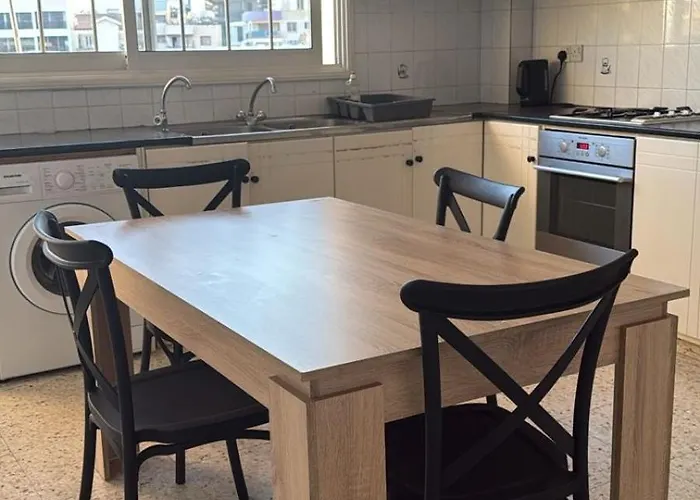 Rum i privatbostad Ancient View With Smart Tv & Netflix Larnaca